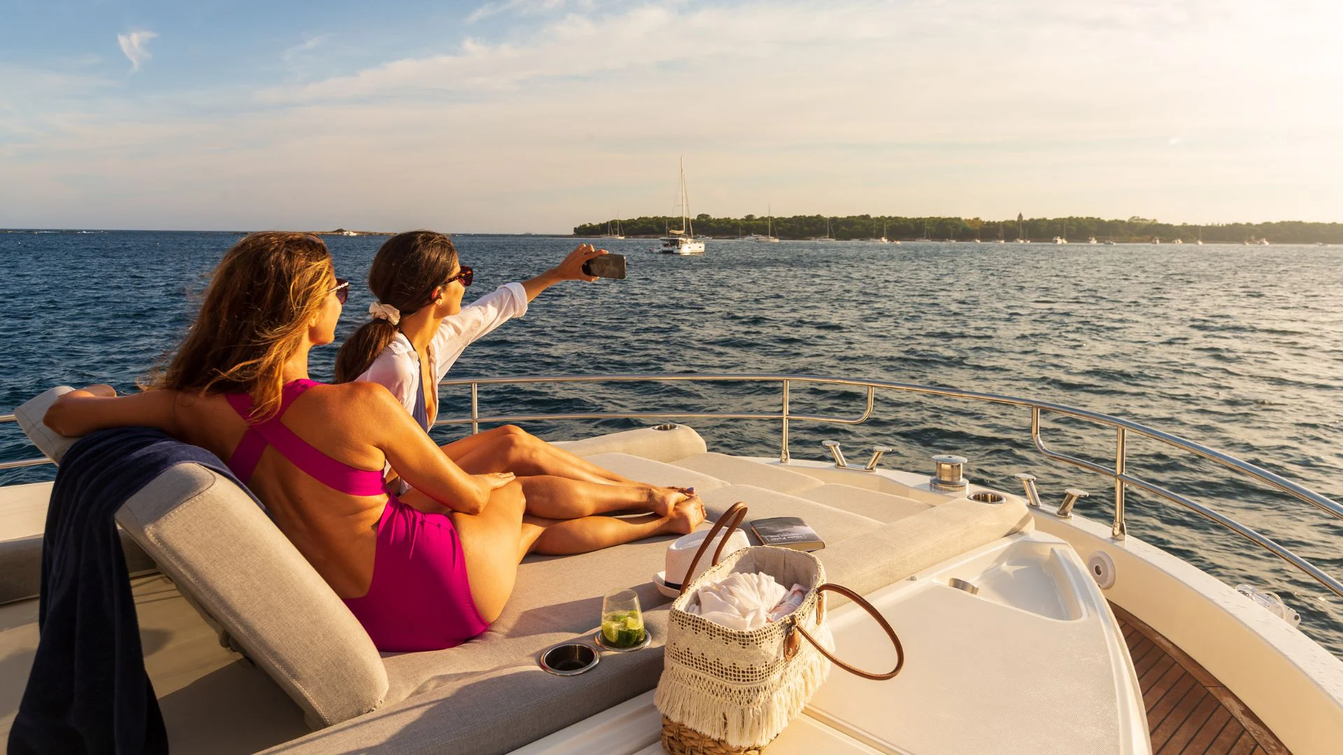 Grand Trawler 63 Sunpad