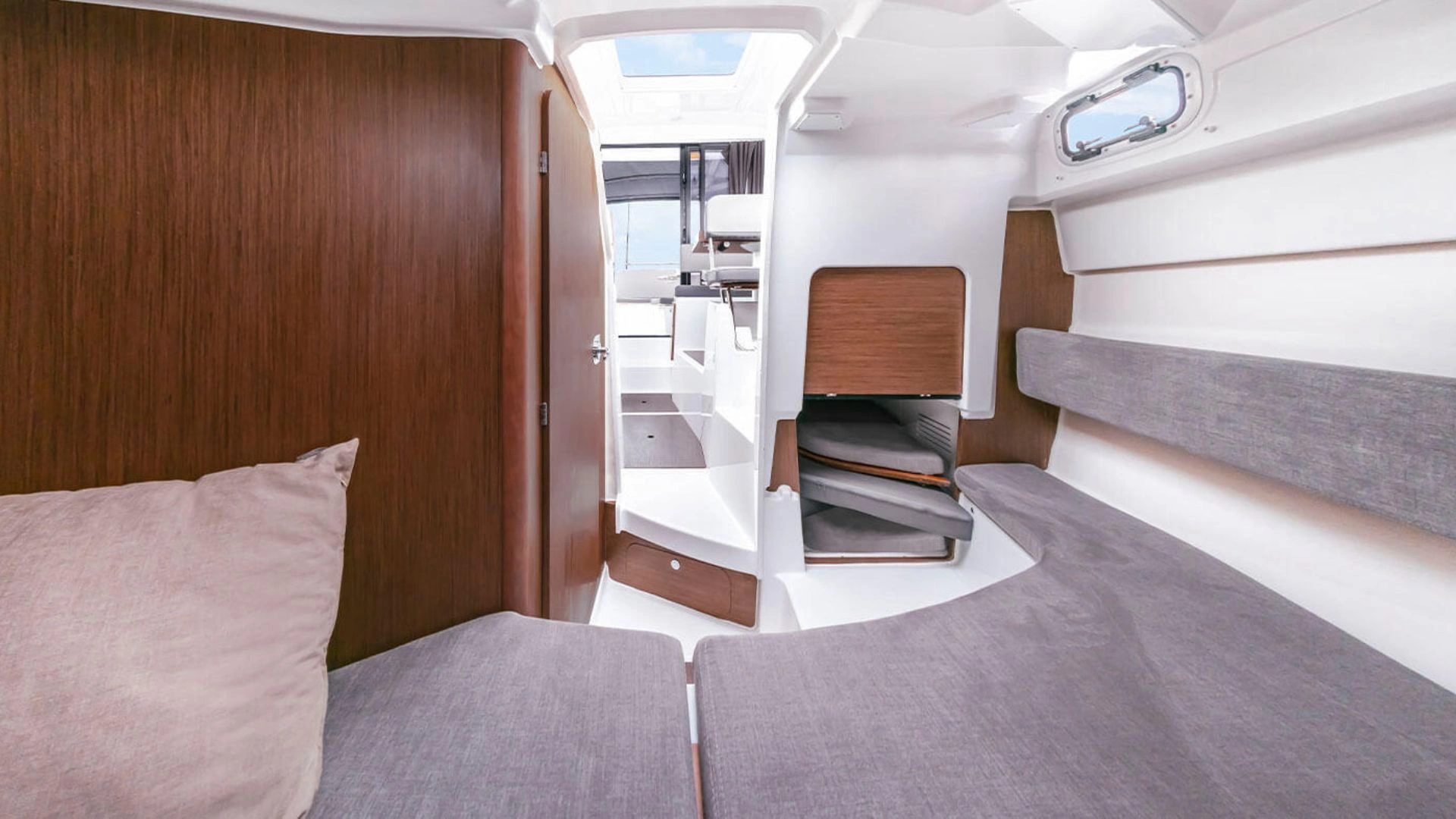Beneteau Antares 8 Fishing - 19