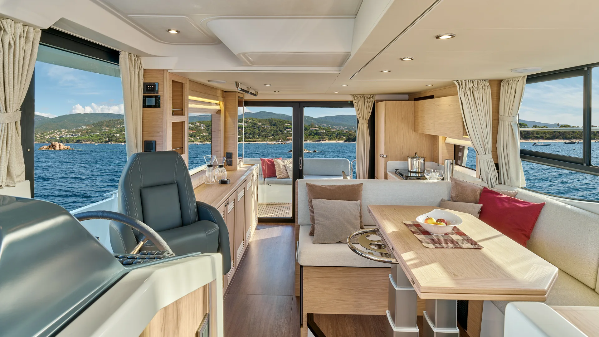 Swift Trawler 48 Saloon