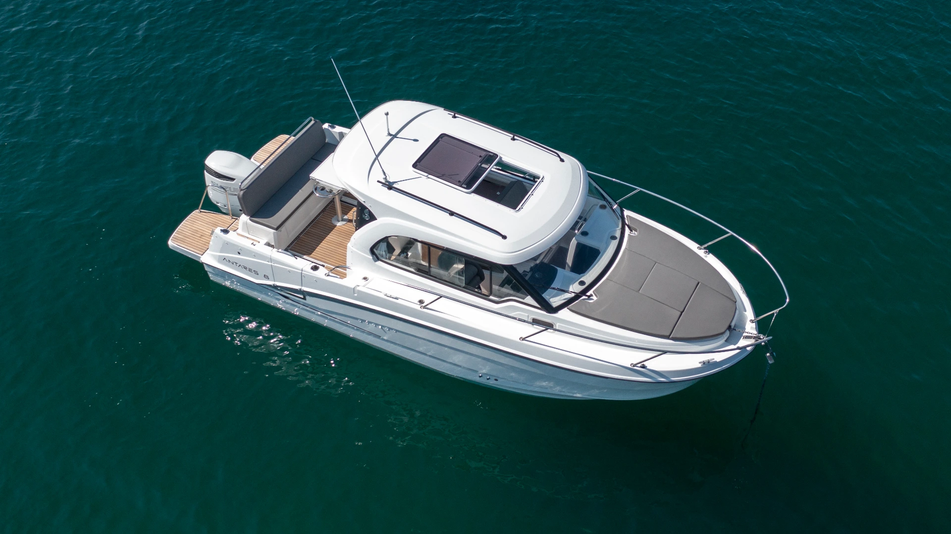 Beneteau Antares 8 – Must have options - 20