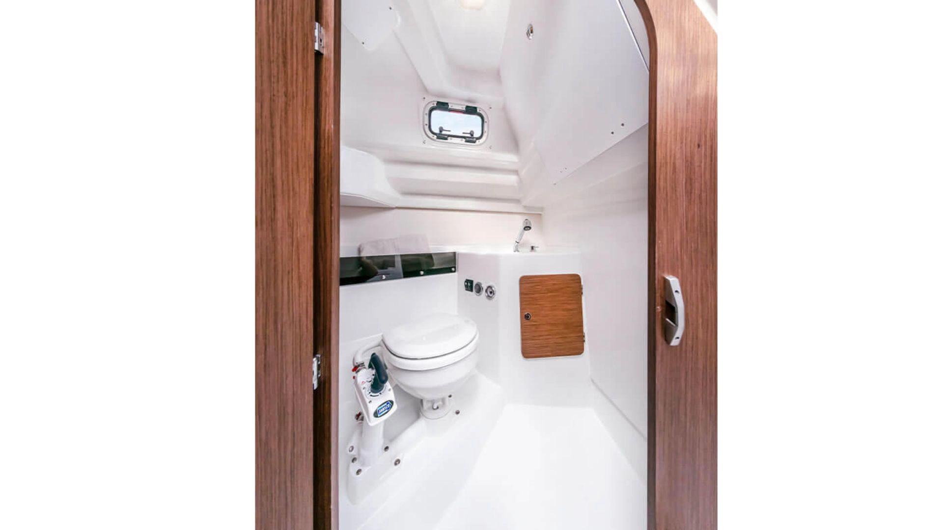 Beneteau Antares 8 Fishing - 20