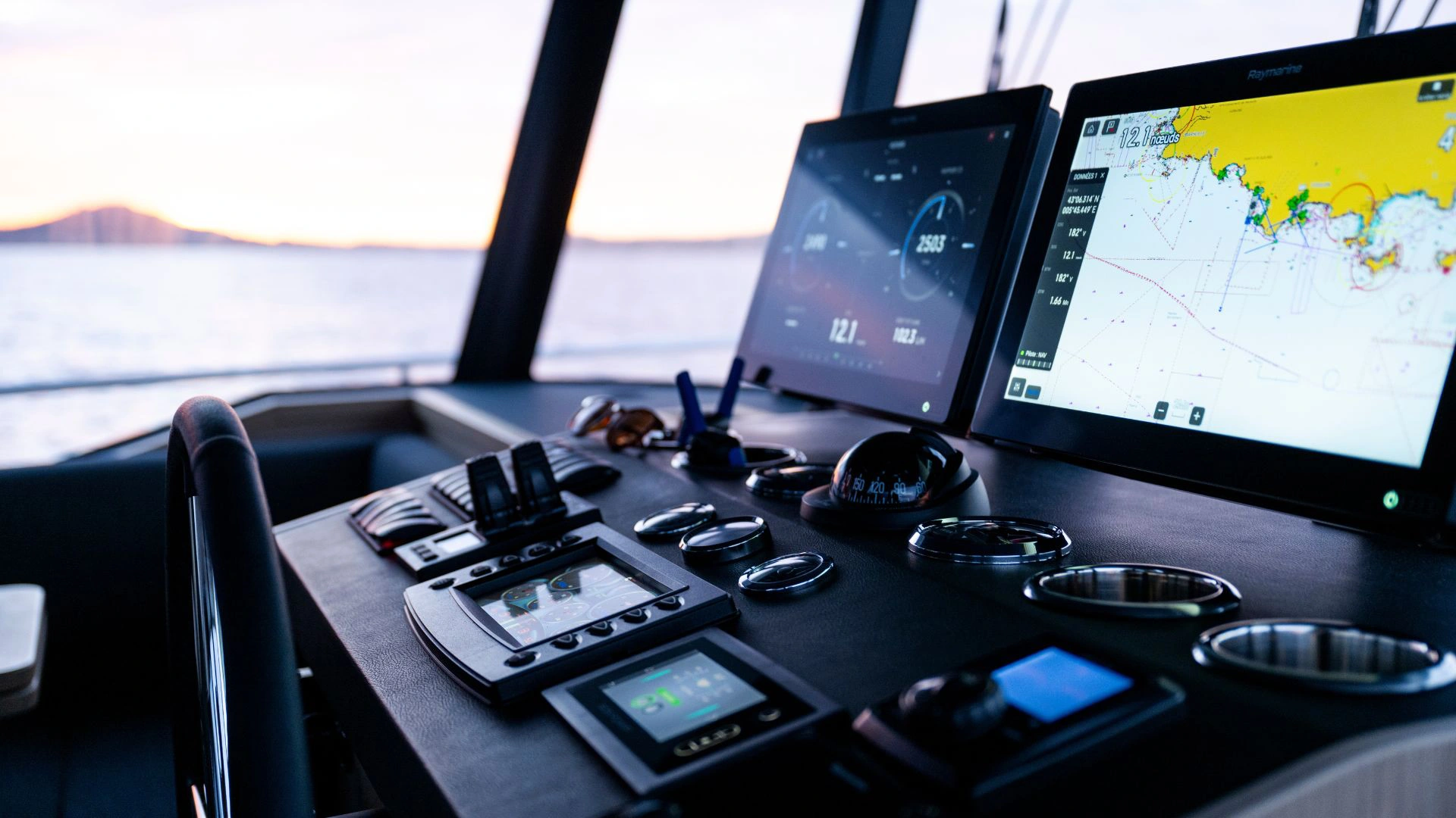 Swift Trawler 54 Helm