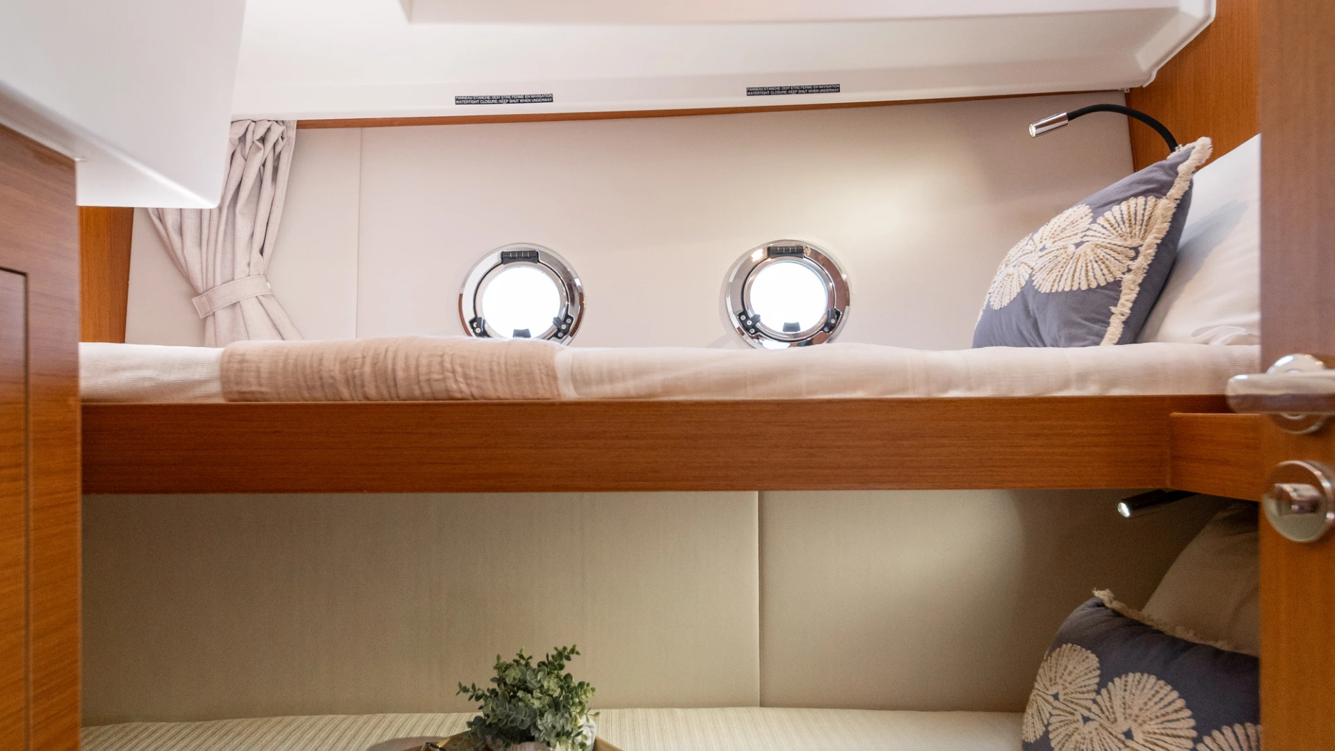 Beneteau Swift Trawler 37 Fly – Must Have Options - 10