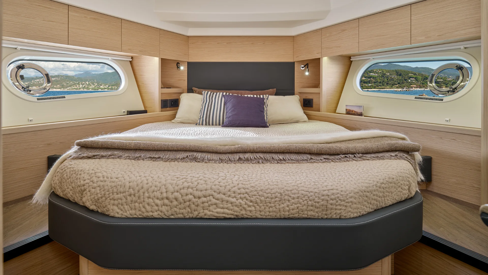 Beneteau Swift Trawler 48 Owner's Cabin