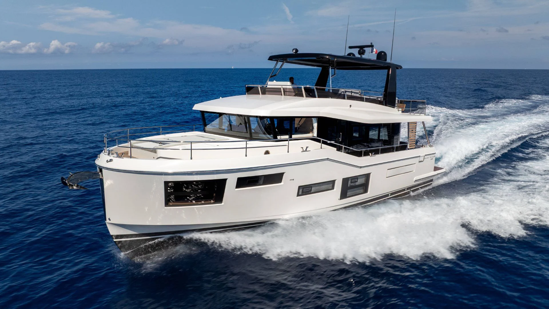 Beneteau Grand Trawler 63 At Sea