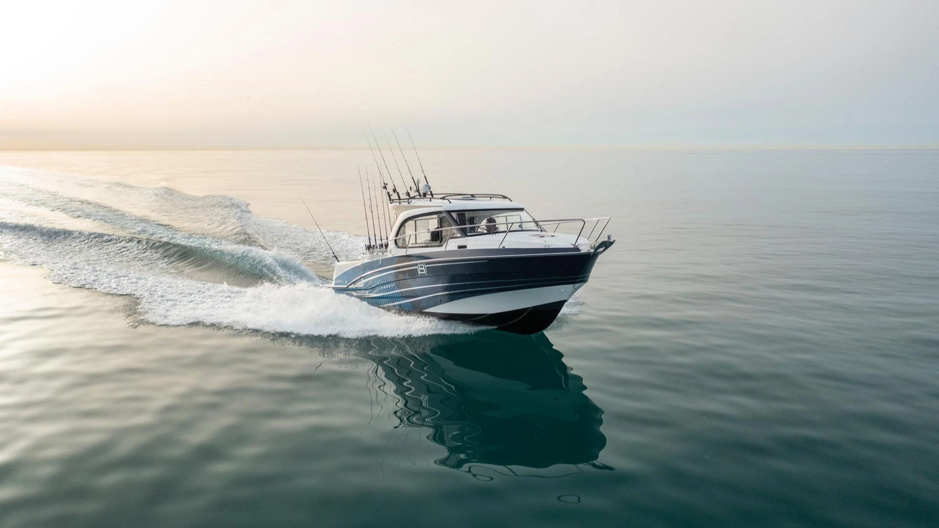 Beneteau Antares 8 Fishing - 4