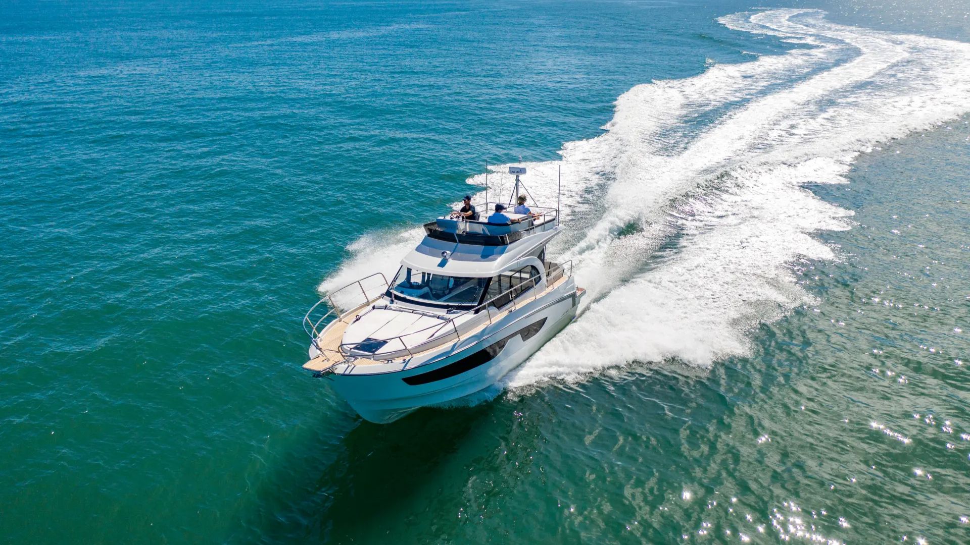 Beneteau Antares 11 Fly at Speed