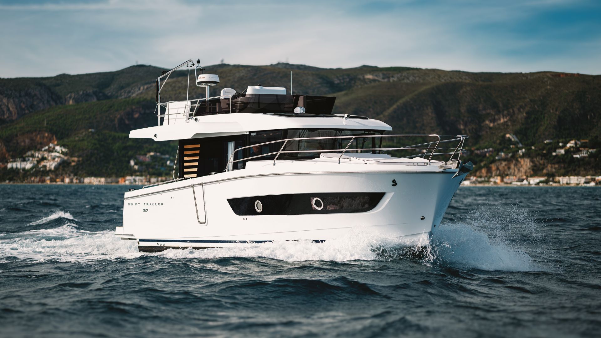 Beneteau Swift Trawler 37 Fly at speed