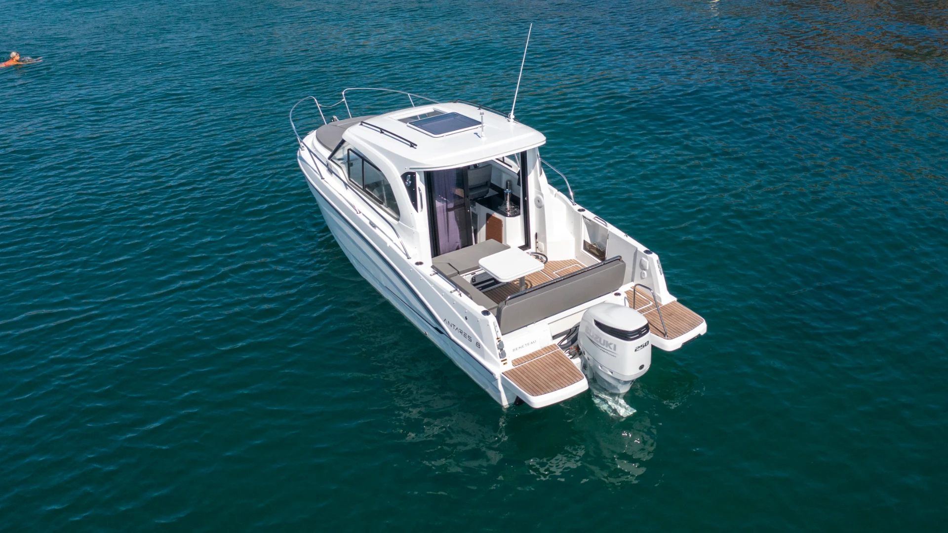 Beneteau Antares 8 – Must have options - 3