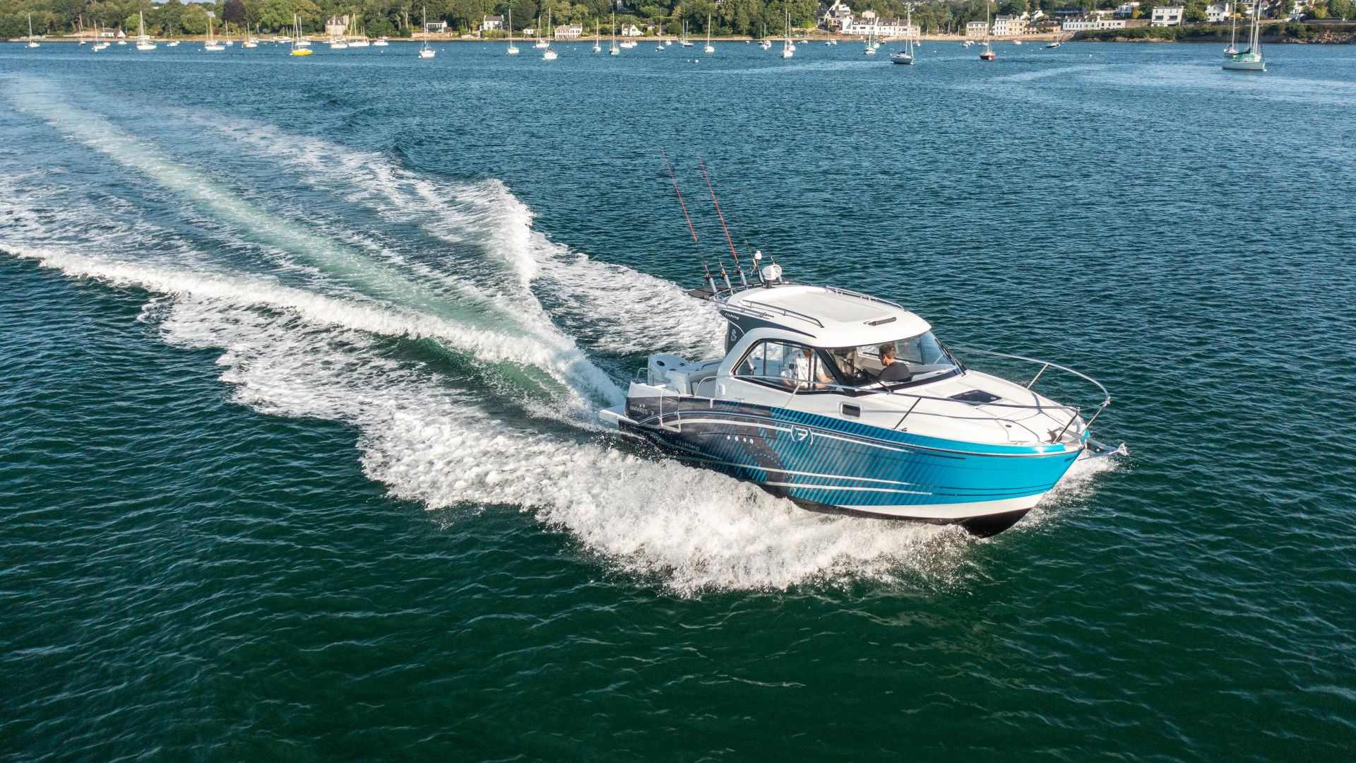 Beneteau Antares 7 Fishing - 3