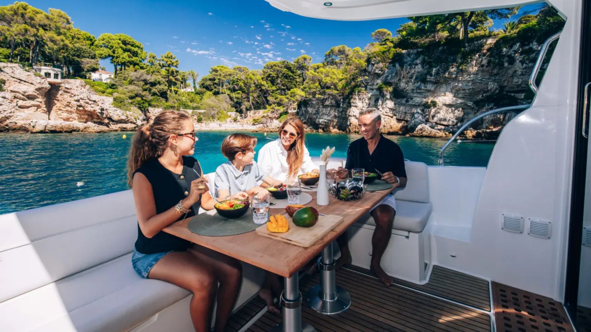 Beneteau Antares 12 Coupe - Breakfast in cockpit