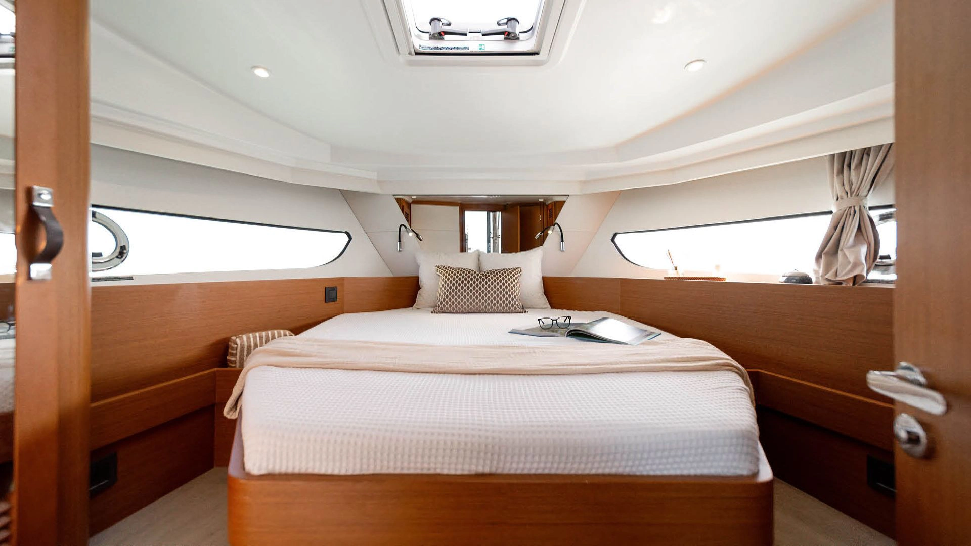 Swift Trawler 37 Sedan Cabin