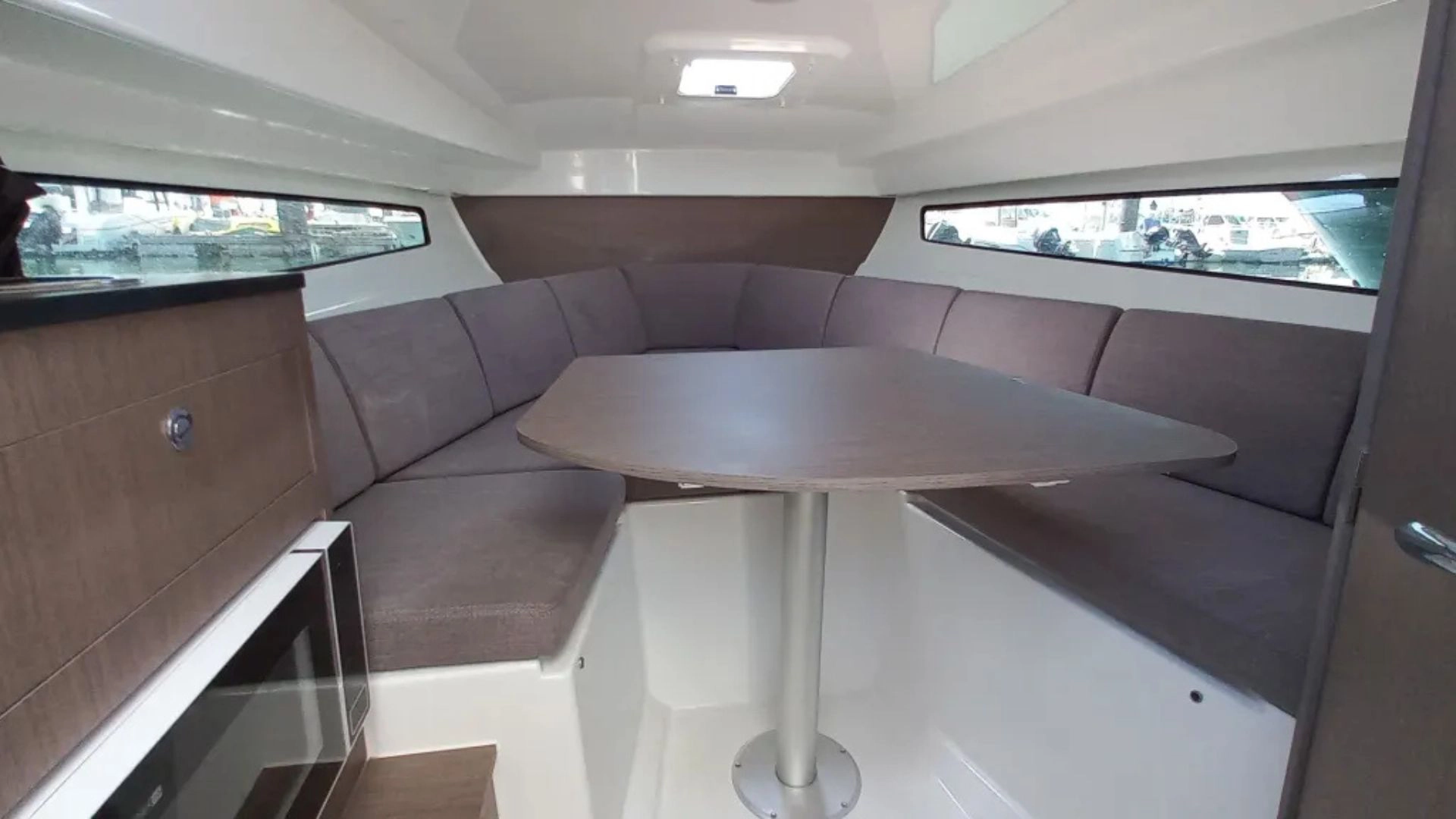 Beneteau Flyer 8 Cabin