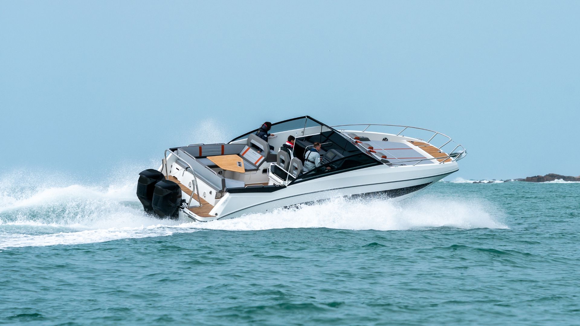 Beneteau Flyer 10 at speed