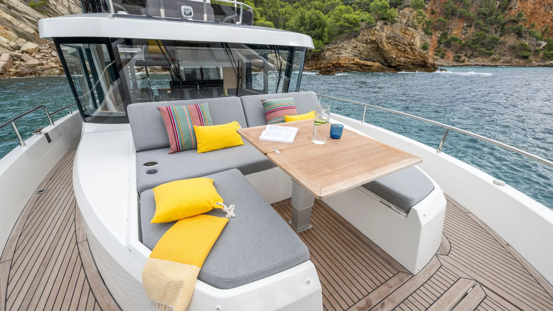Swift Trawler 54 Sunpad