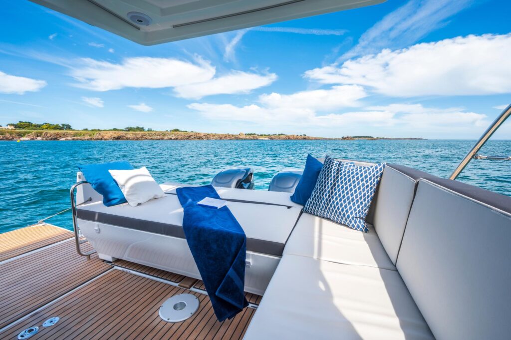 Beneteau Antares 11 Coupe Cockpit on Water