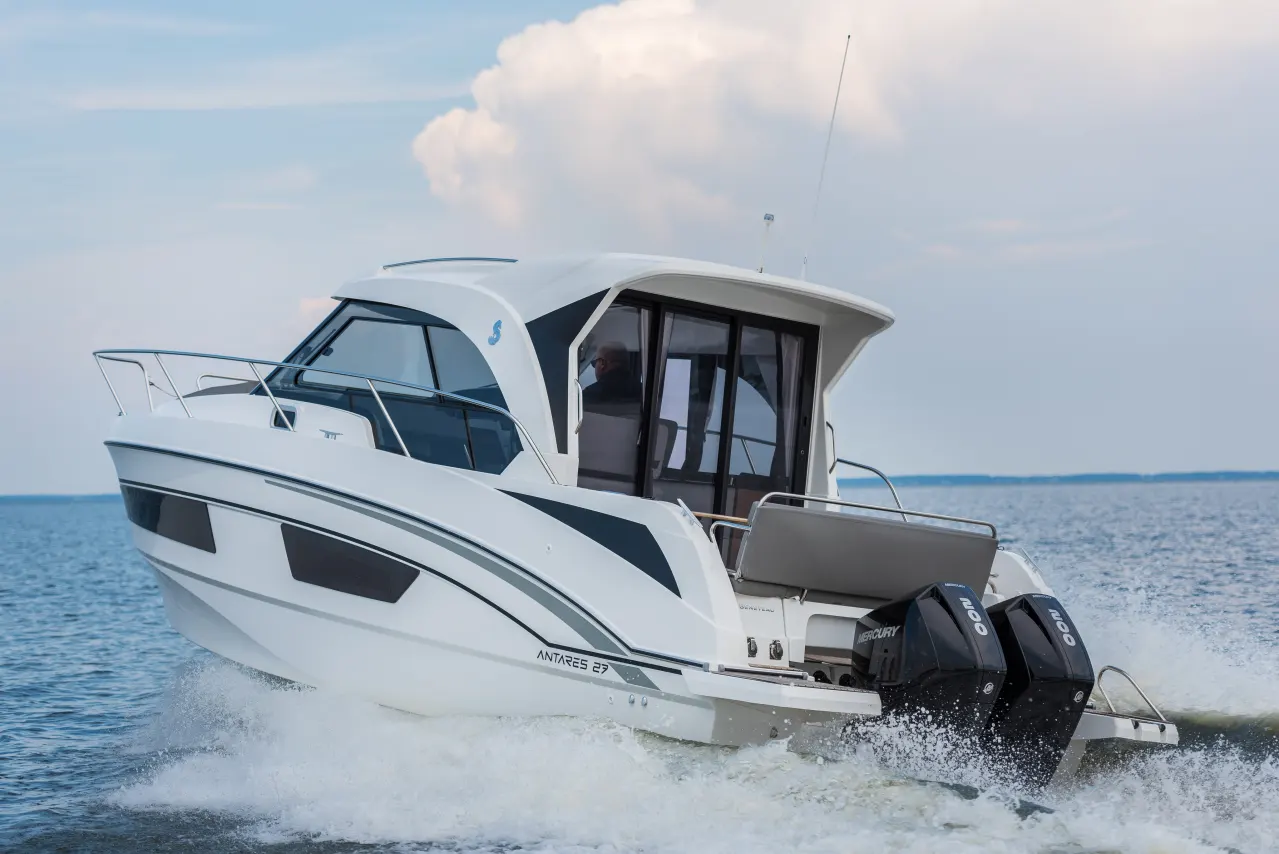 Beneteau Antares 9 - 3