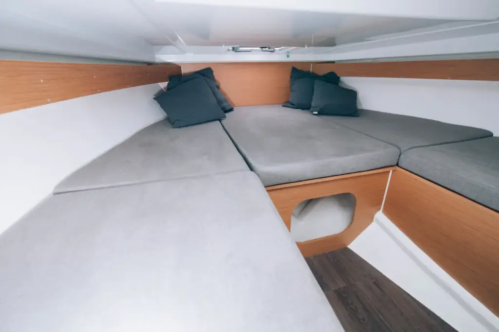 Flyer 7 Sundeck - Cabin 