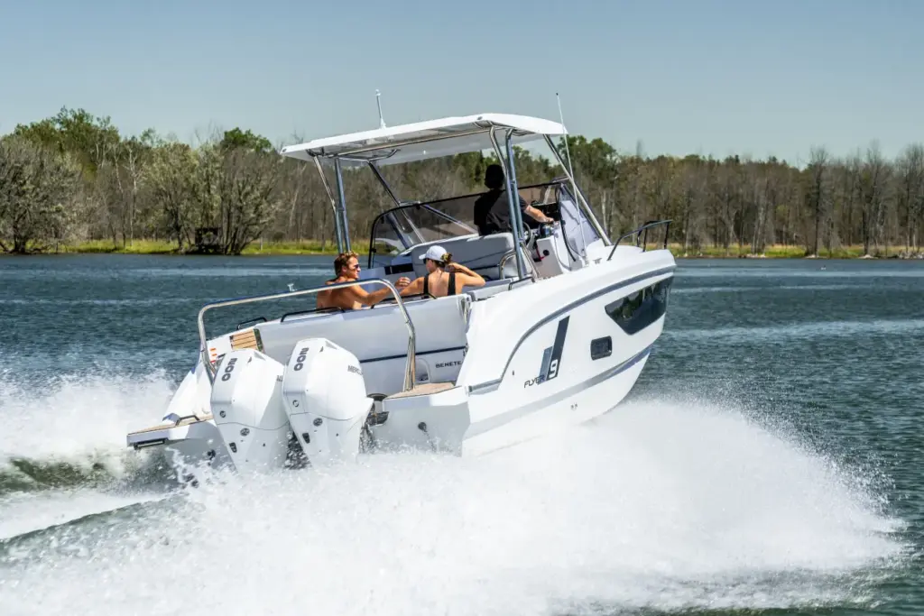 Flyer 9 Sundeck on the water