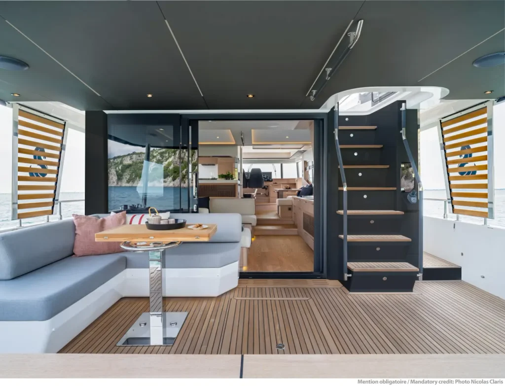 Beneteau Grand Trawler 63 Cockpit