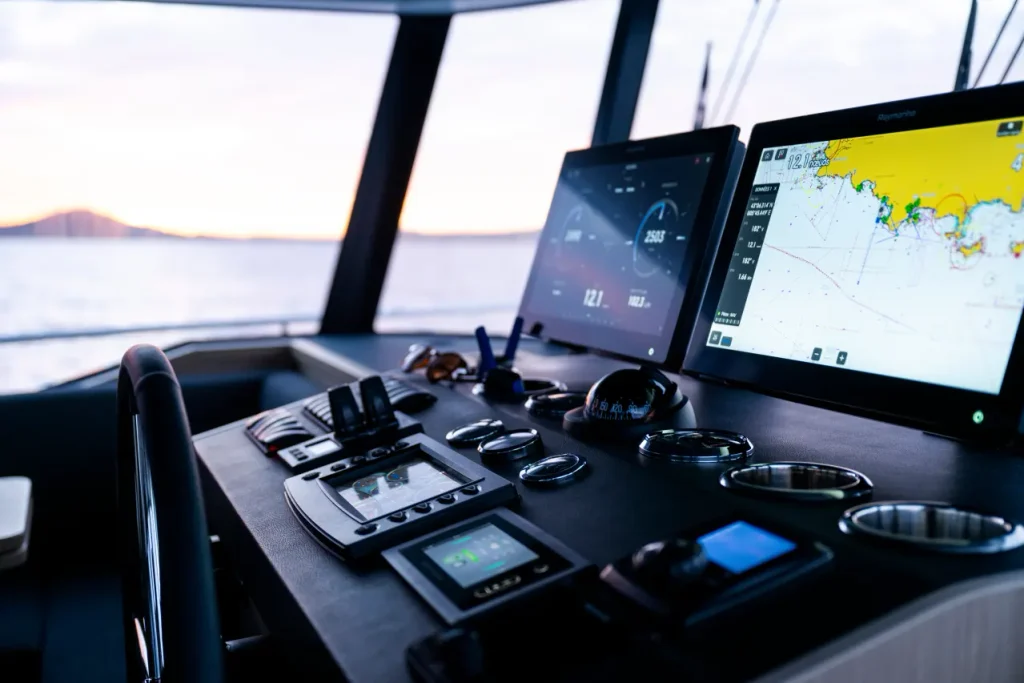 Swift Trawler 54 Helm