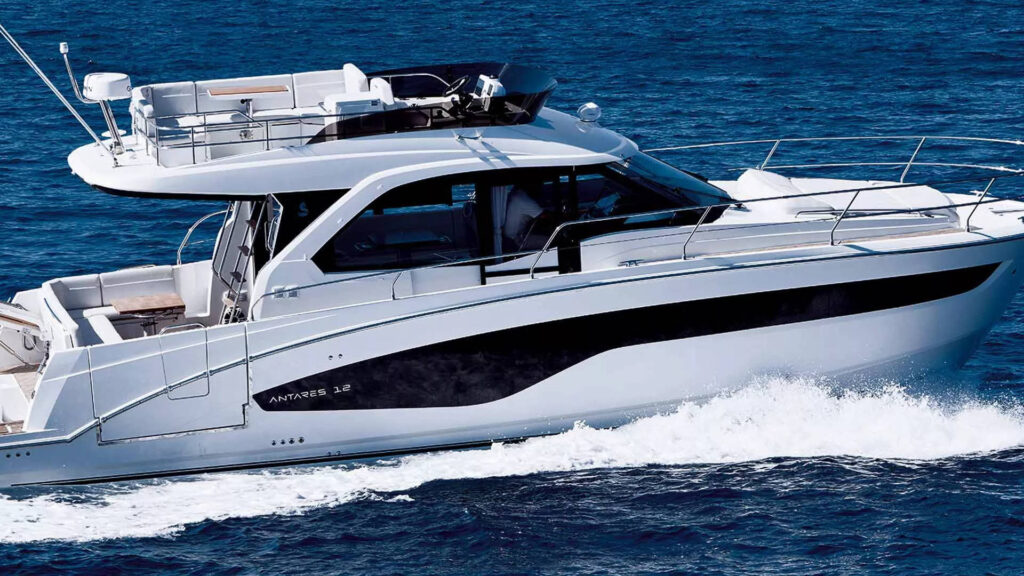 Beneteau Antares 12 Fly