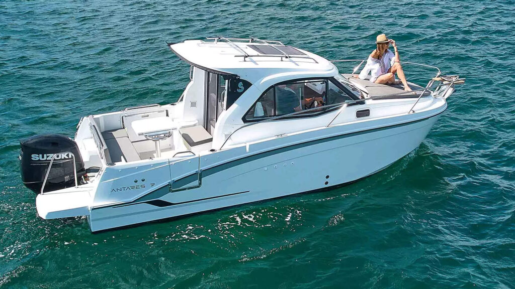 Beneteau Antares 7 v2