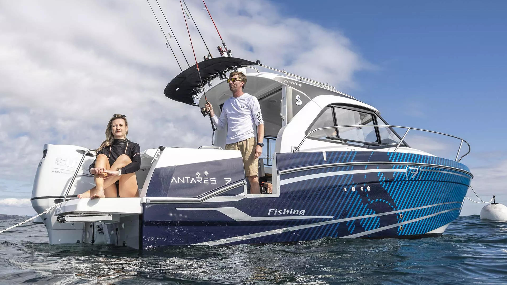 Beneteau Antares 7 Fishing