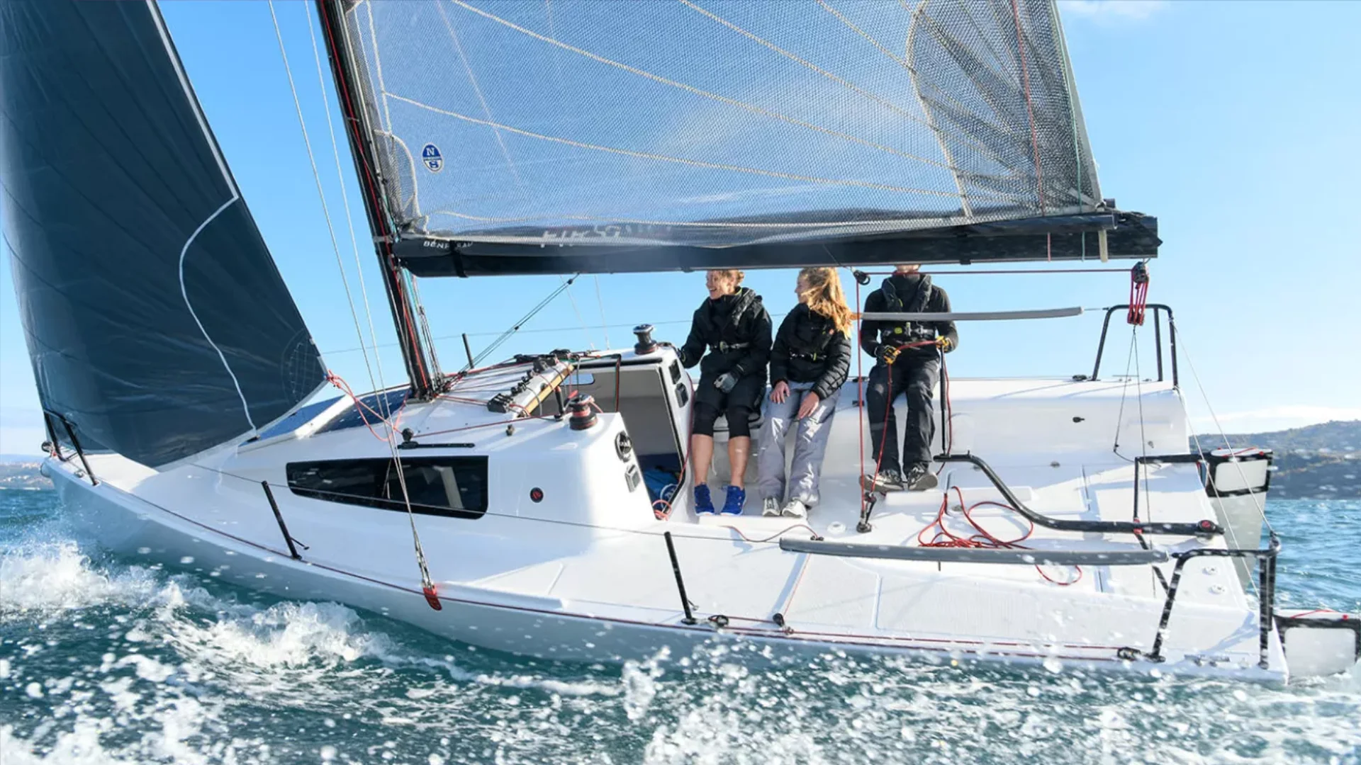 Beneteau First 24 SE Hero