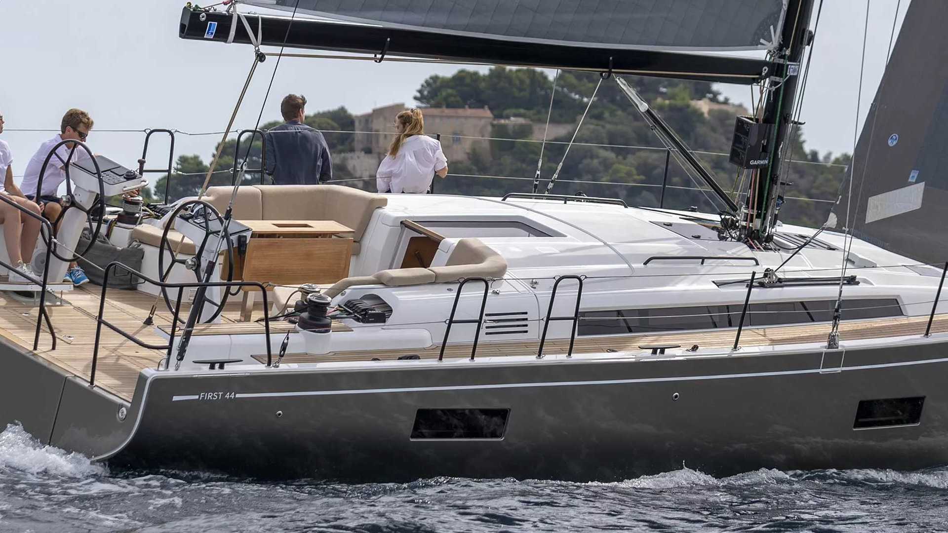 Beneteau First 44