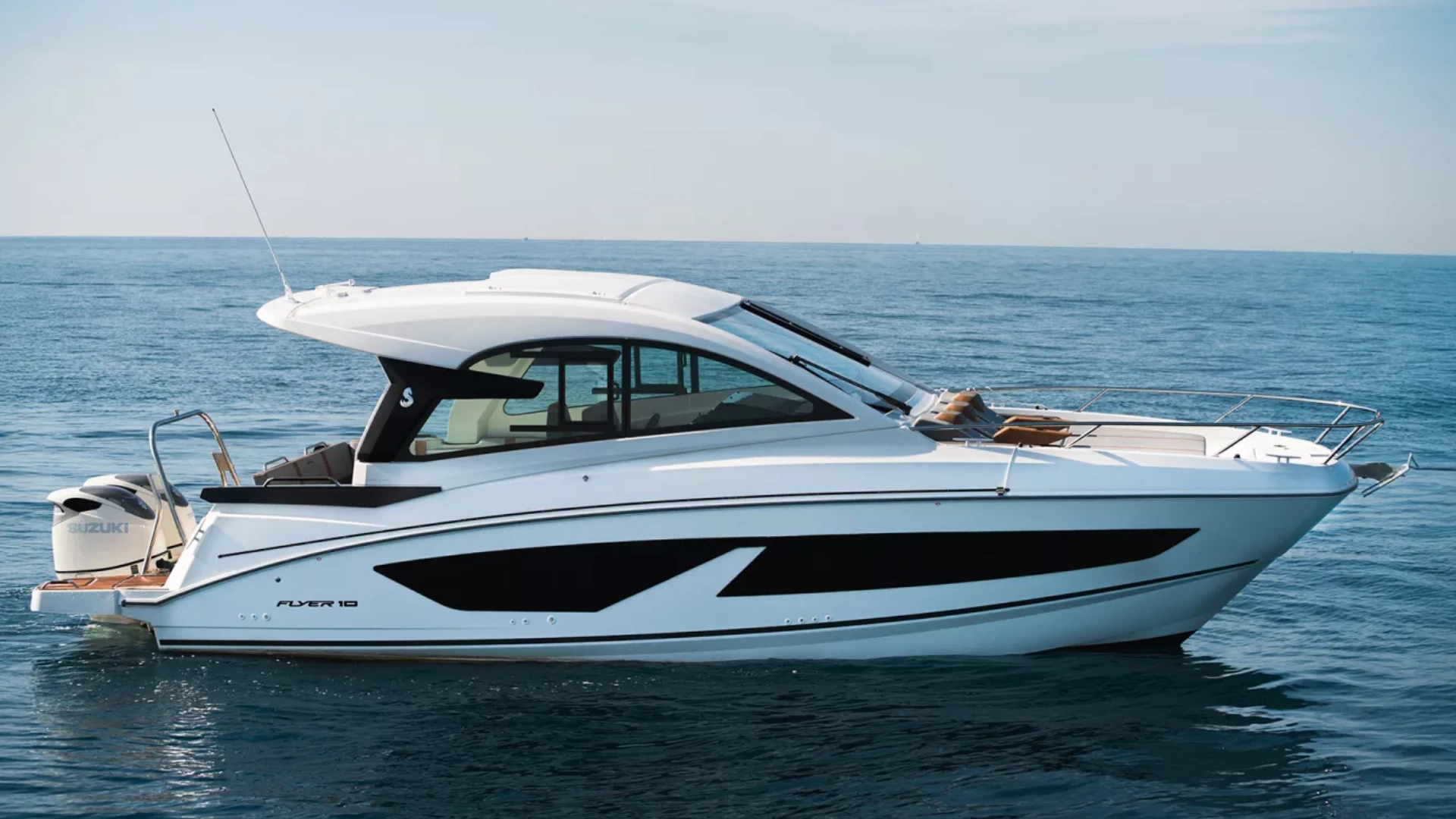 Beneteau Flyer 10 Sport Top Hero