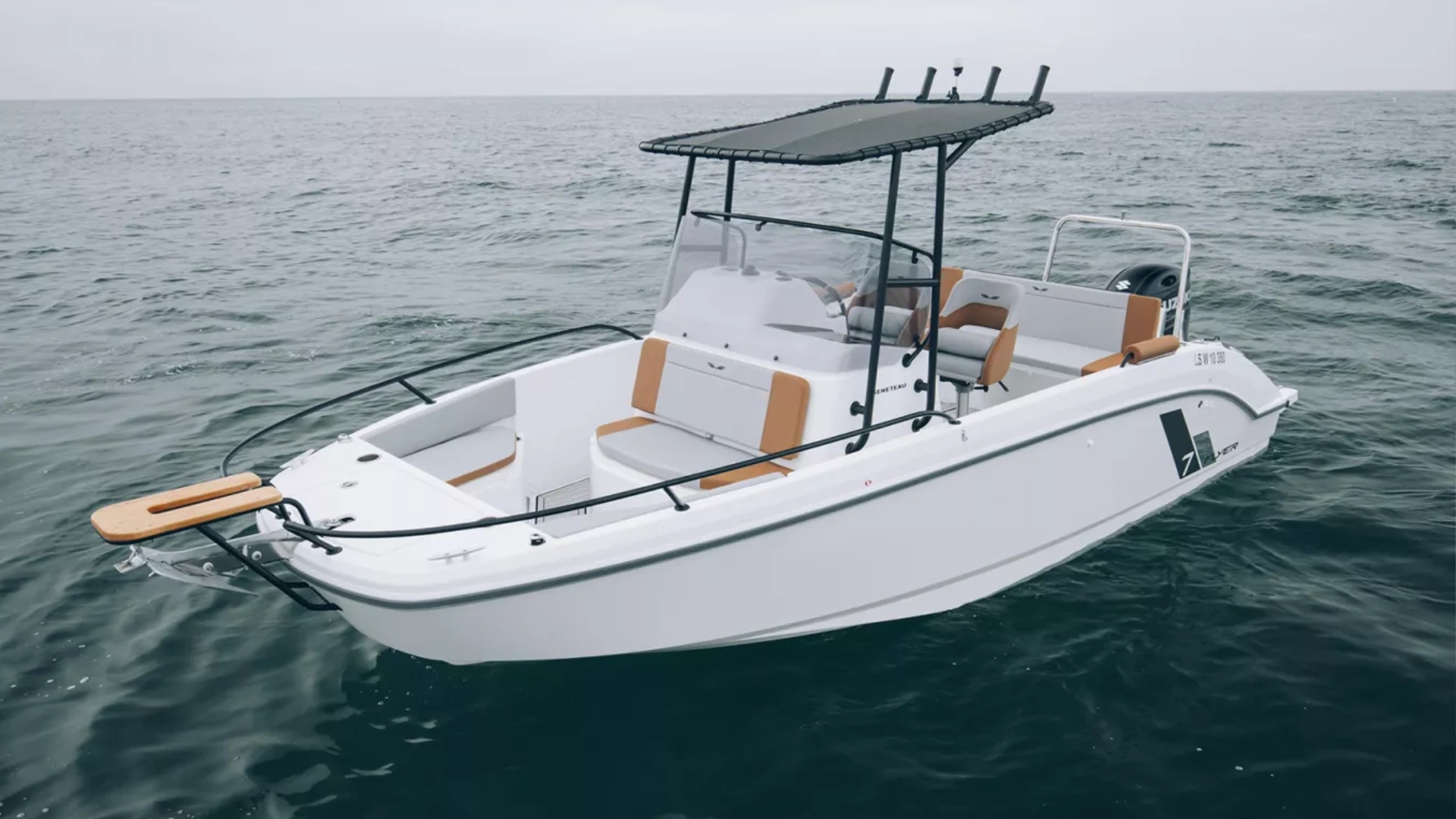 Beneteau Flyer 7 Spacedeck Hero
