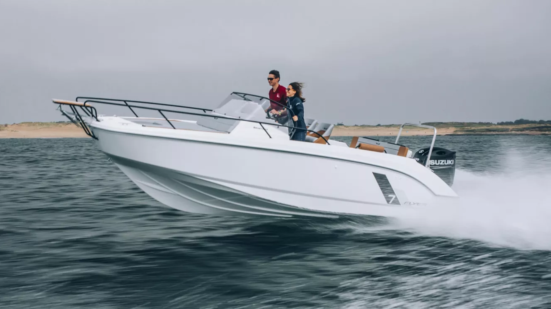 Beneteau Flyer 7 Sundeck Hero