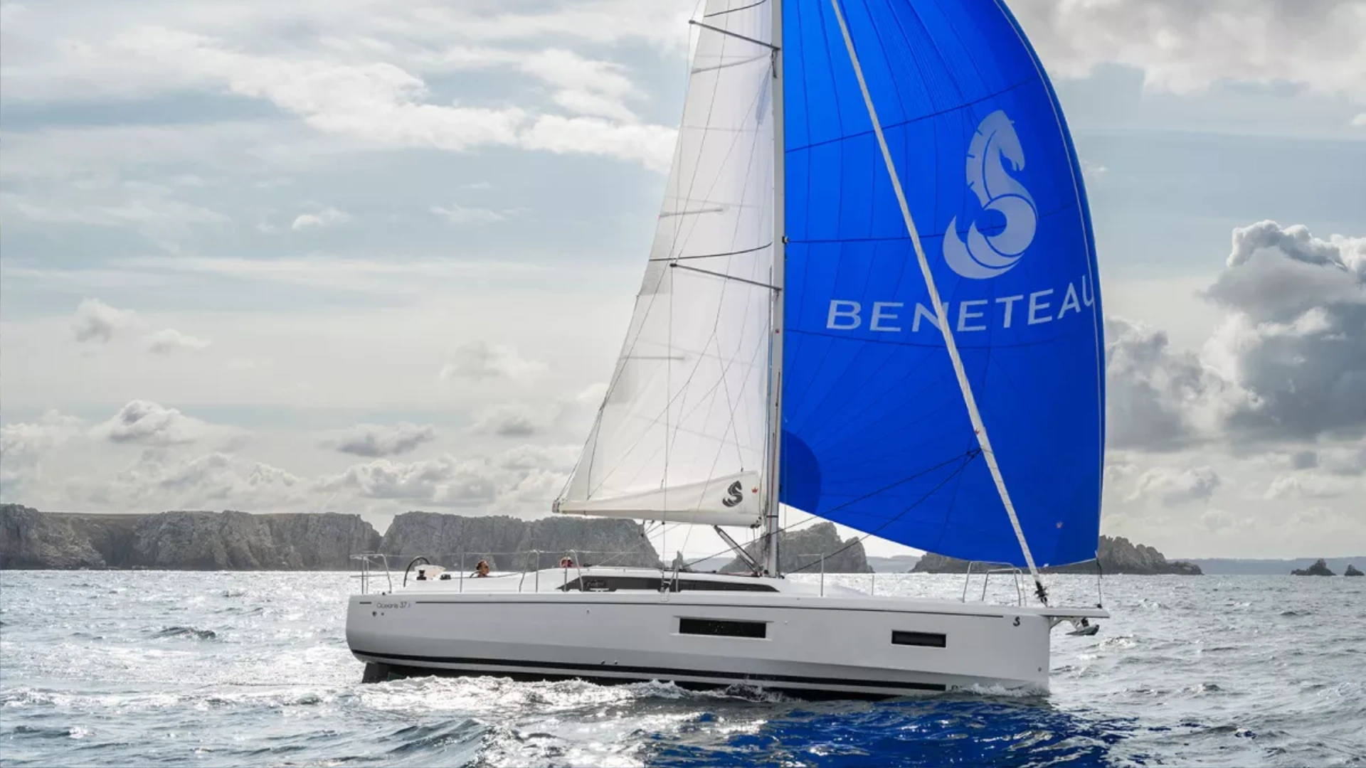 Beneteau Oceanis 37.1 Hero