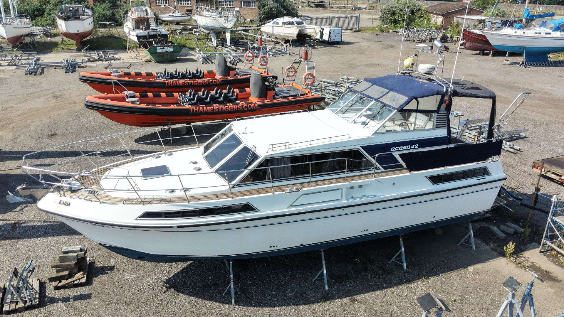 Broom Ocean 42