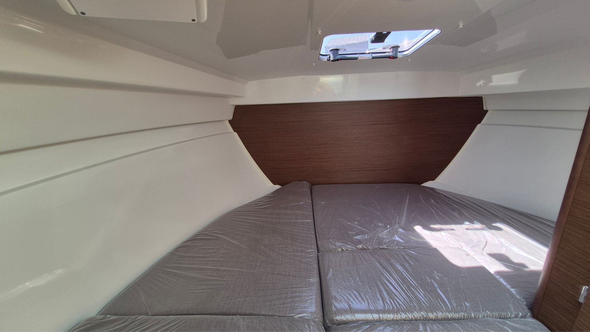 Beneteau Antares 7 OB – V2 – Must Have Options - 22