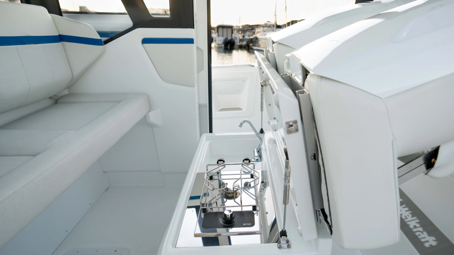 Wellcraft 28 Explorer - 7
