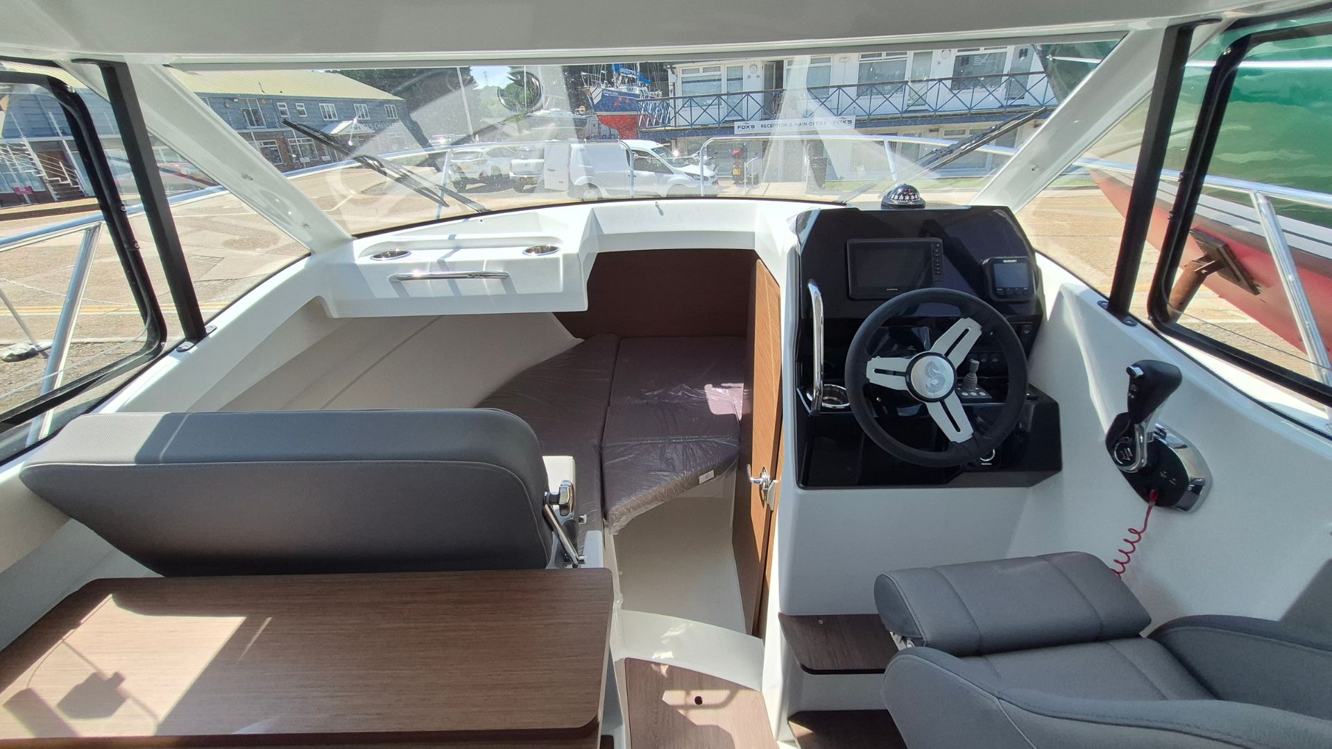Beneteau Antares 7 OB – V2 – Must Have Options - 15