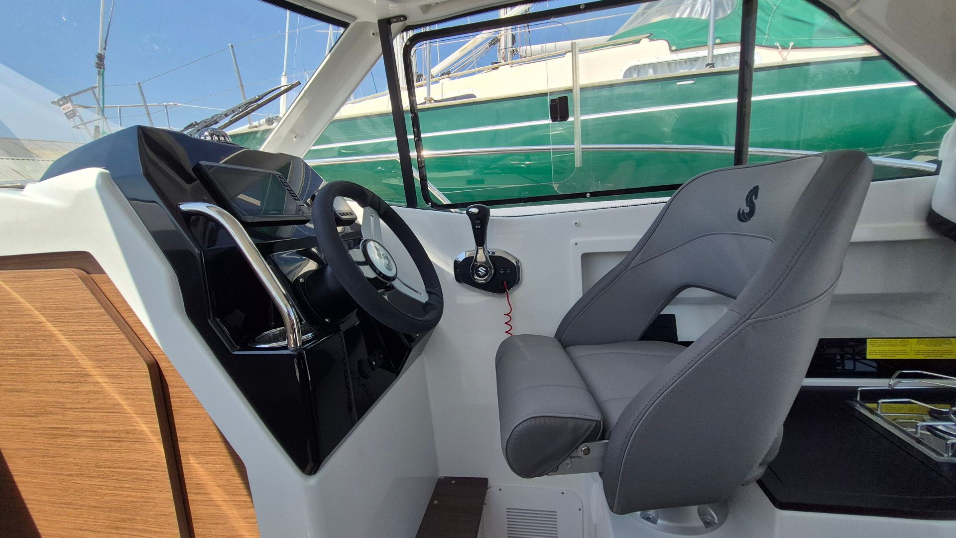 Beneteau Antares 7 OB – V2 – Must Have Options - 18