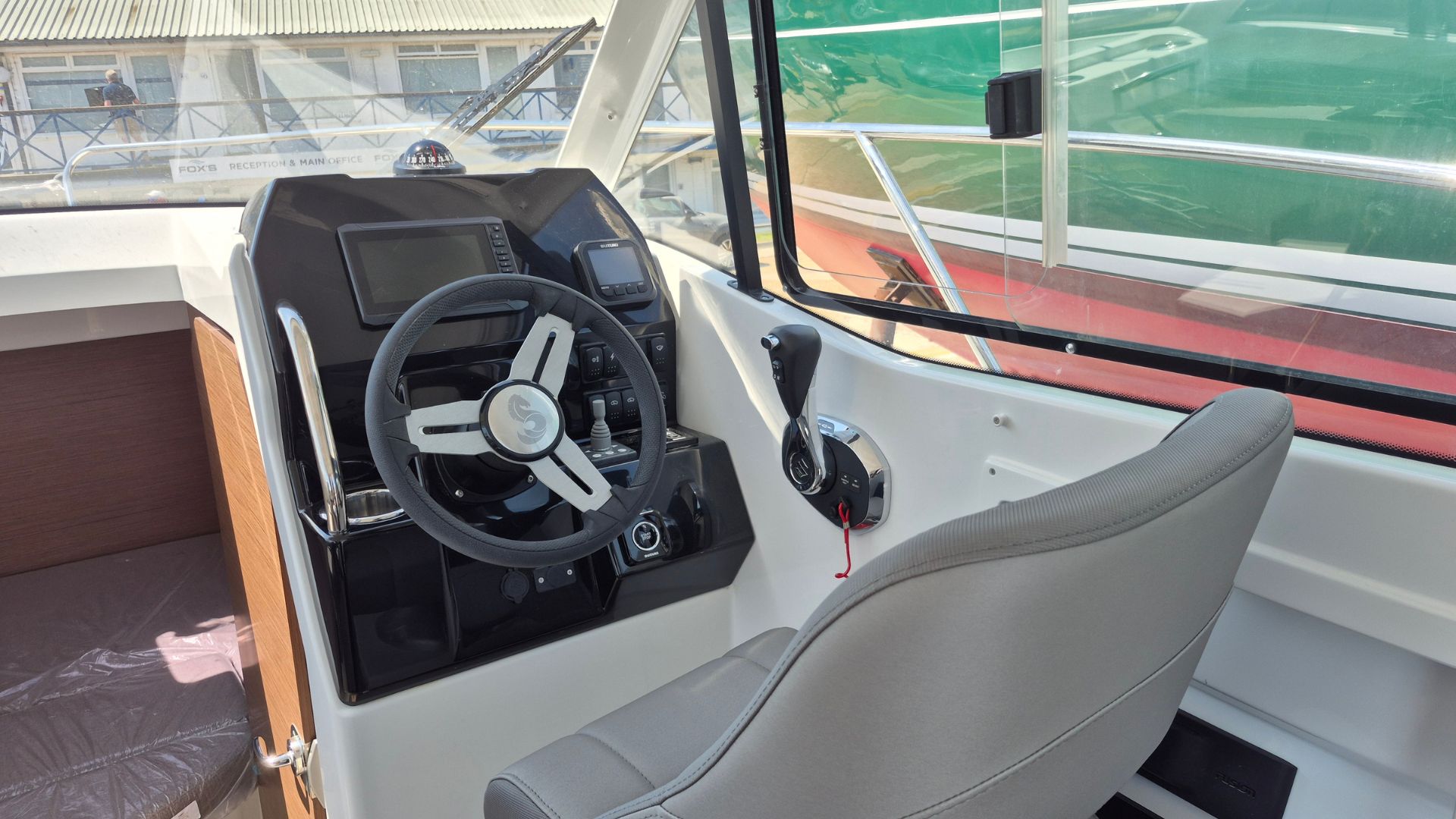 Beneteau Antares 7 OB – V2 – Must Have Options - 9