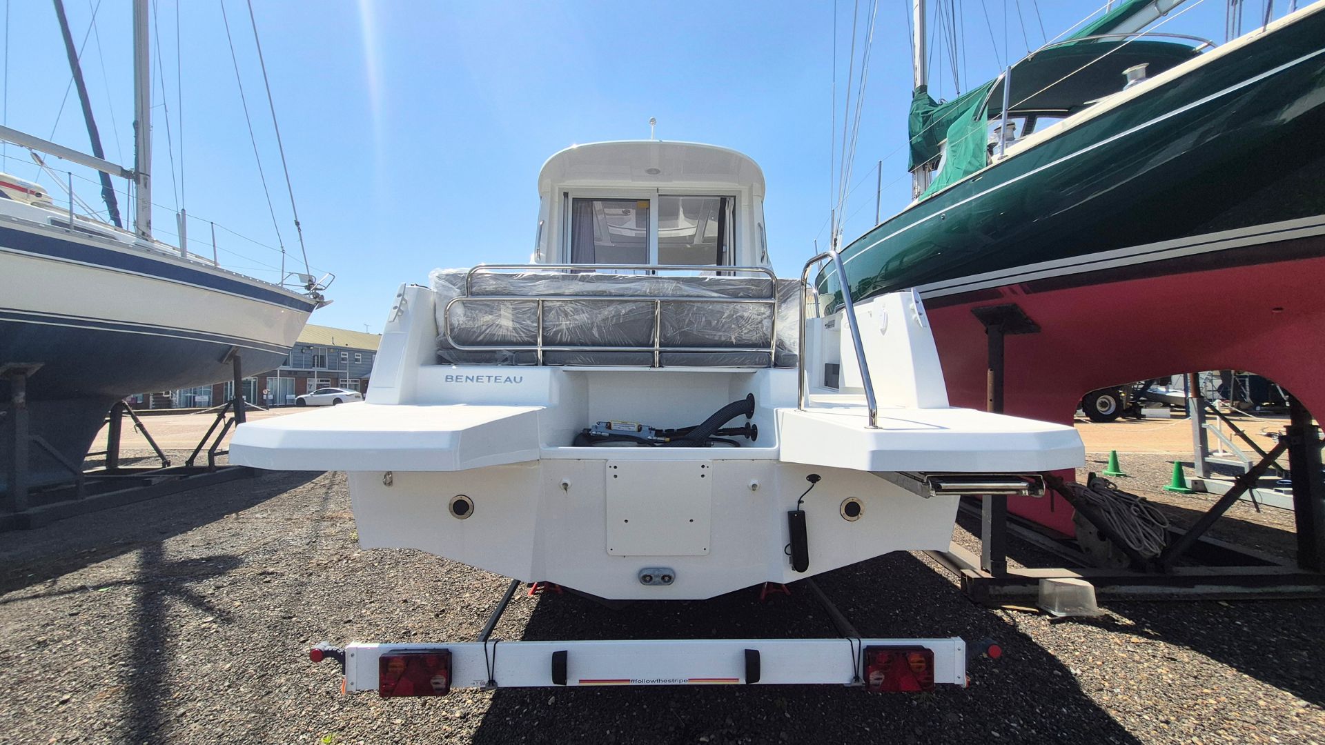 Beneteau Antares 7 OB – V2 – Must Have Options - 6