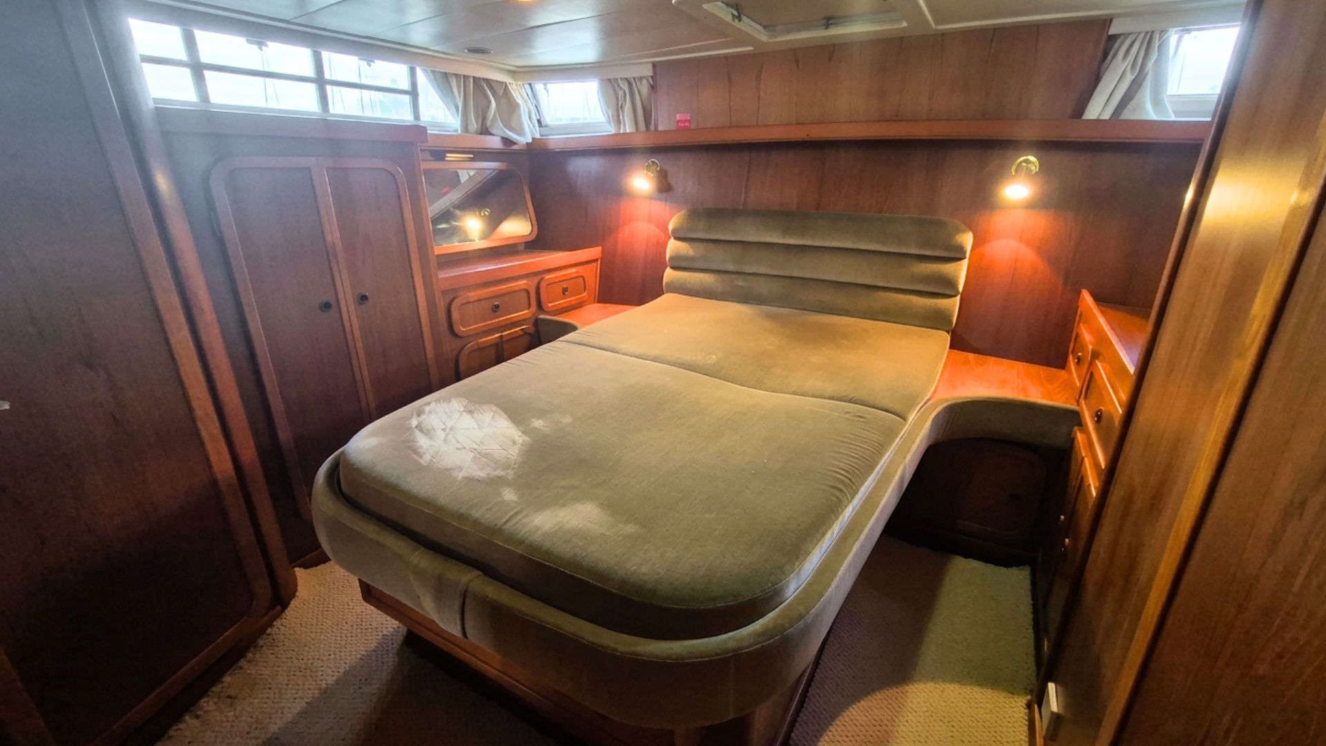 Broom Ocean 42 - 24