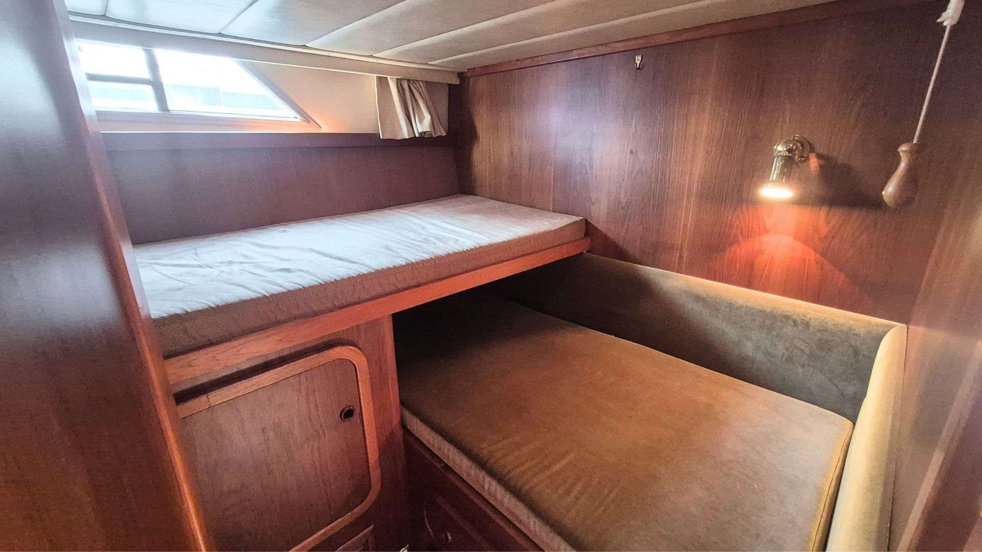 Broom Ocean 42 - 29