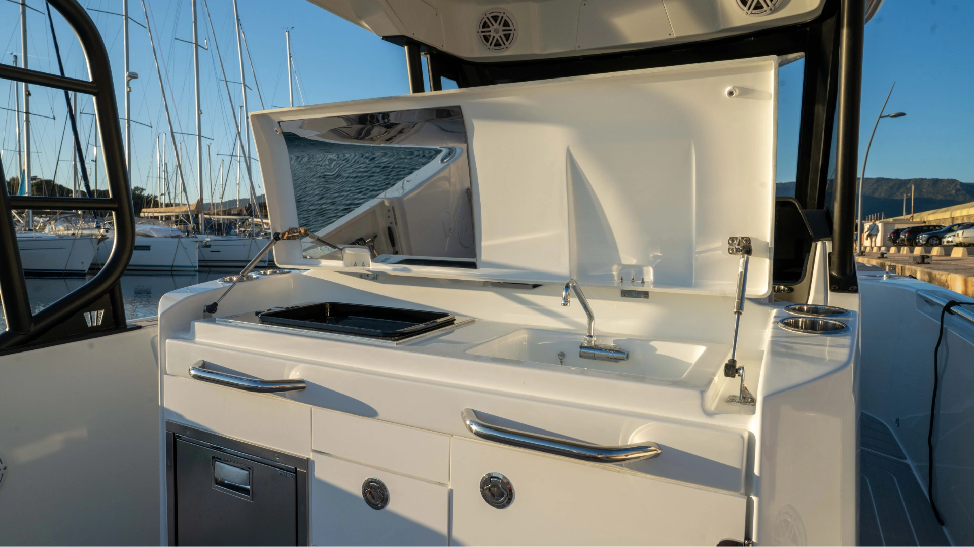 Wellcraft 28 T-Top - 12