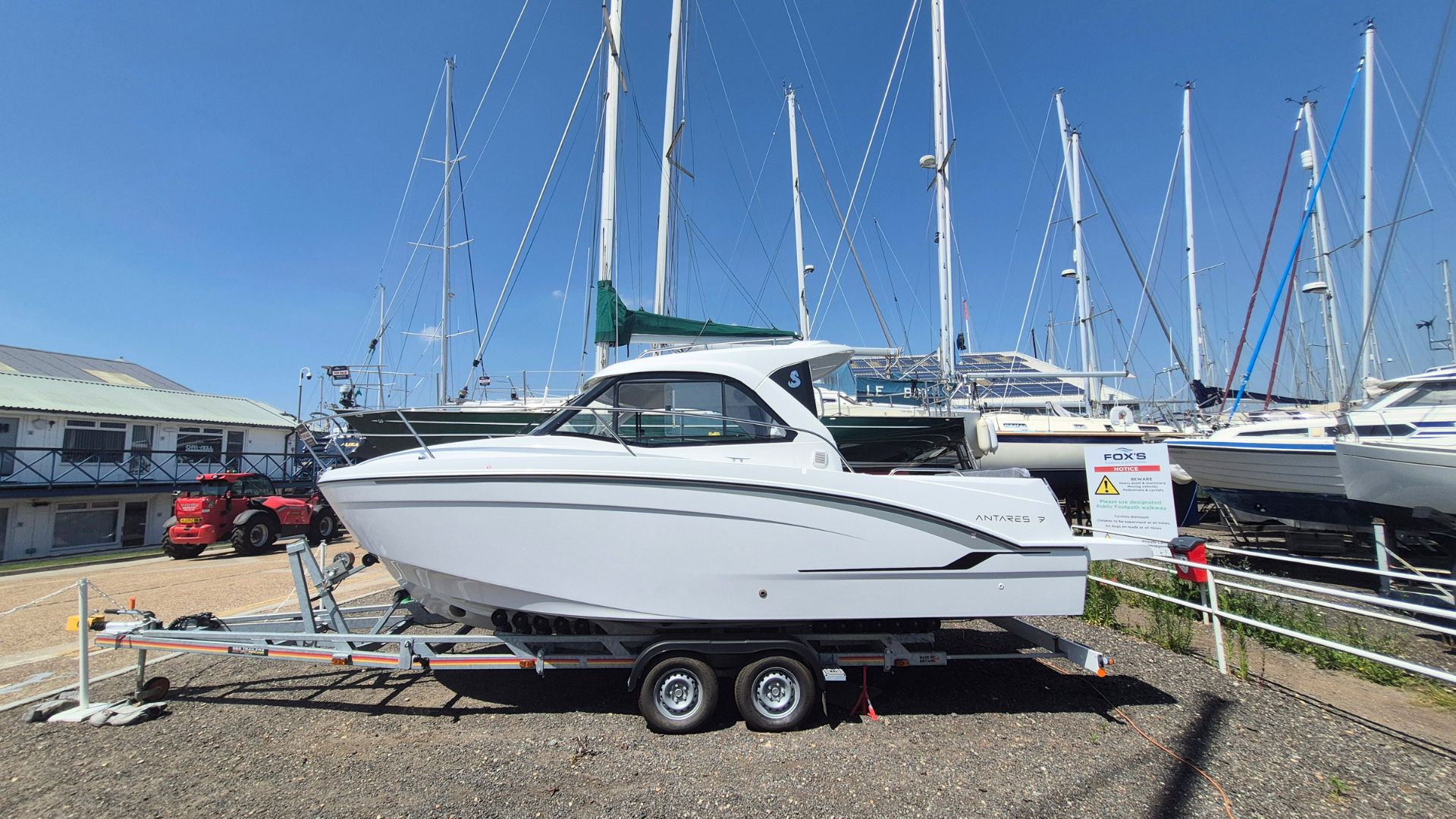 Beneteau Antares 7 OB – V2 – Must Have Options