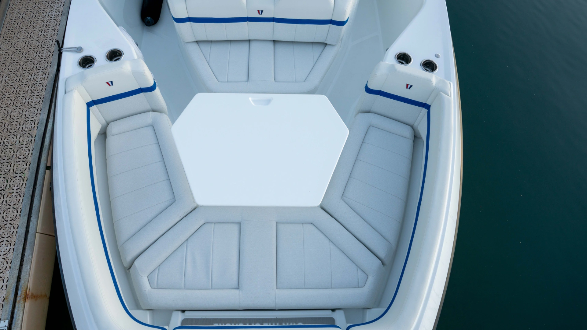Wellcraft 28 Explorer - 12