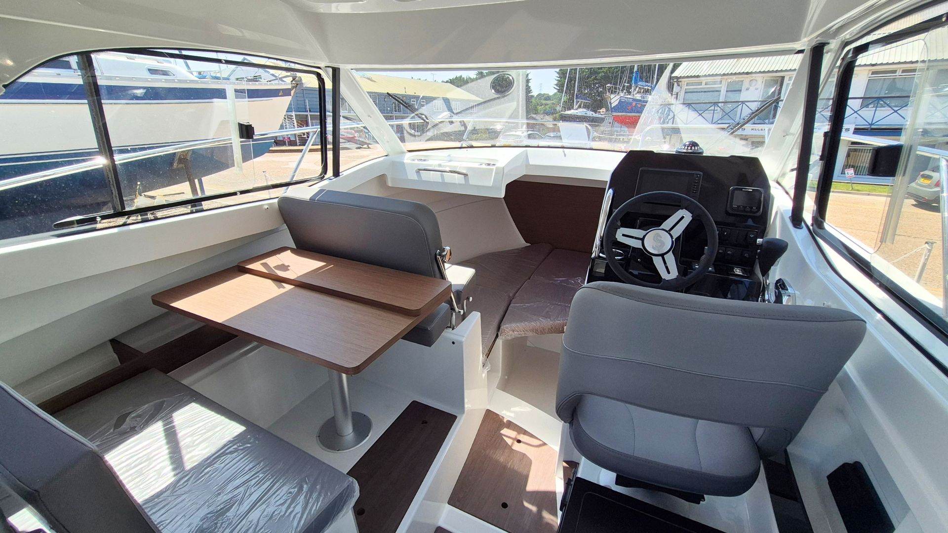 Beneteau Antares 7 OB – V2 – Must Have Options - 14