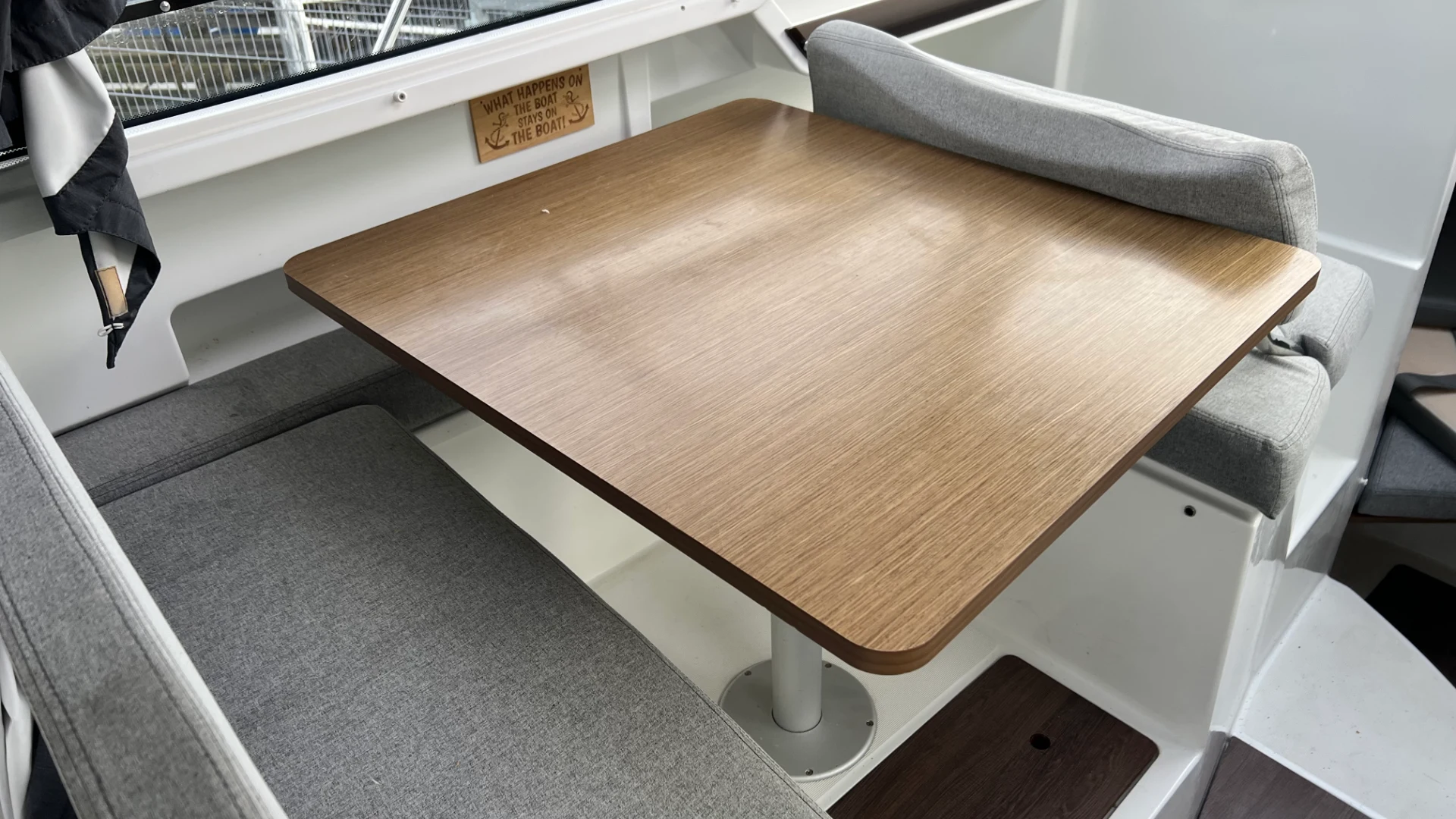 Beneteau Antares 8 - 5
