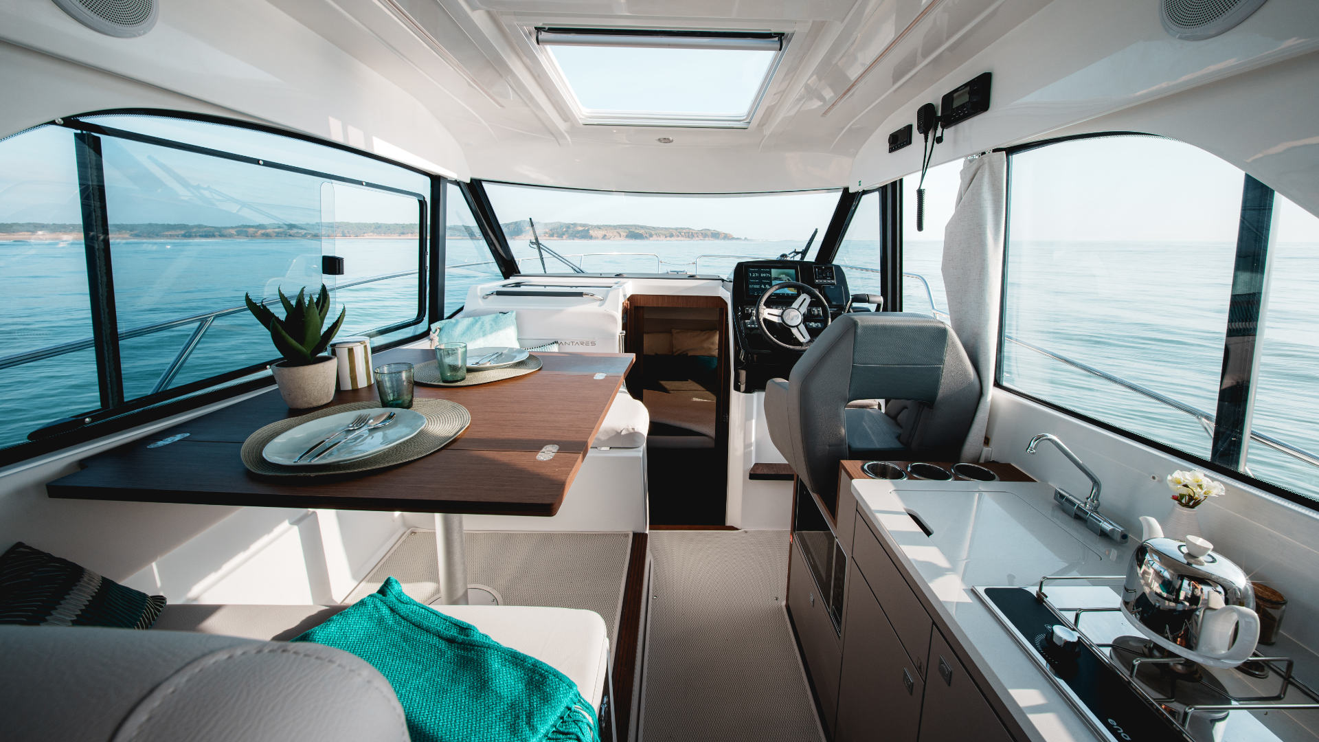 Beneteau Antares 9 – V2 – Ultimate Spec - 15