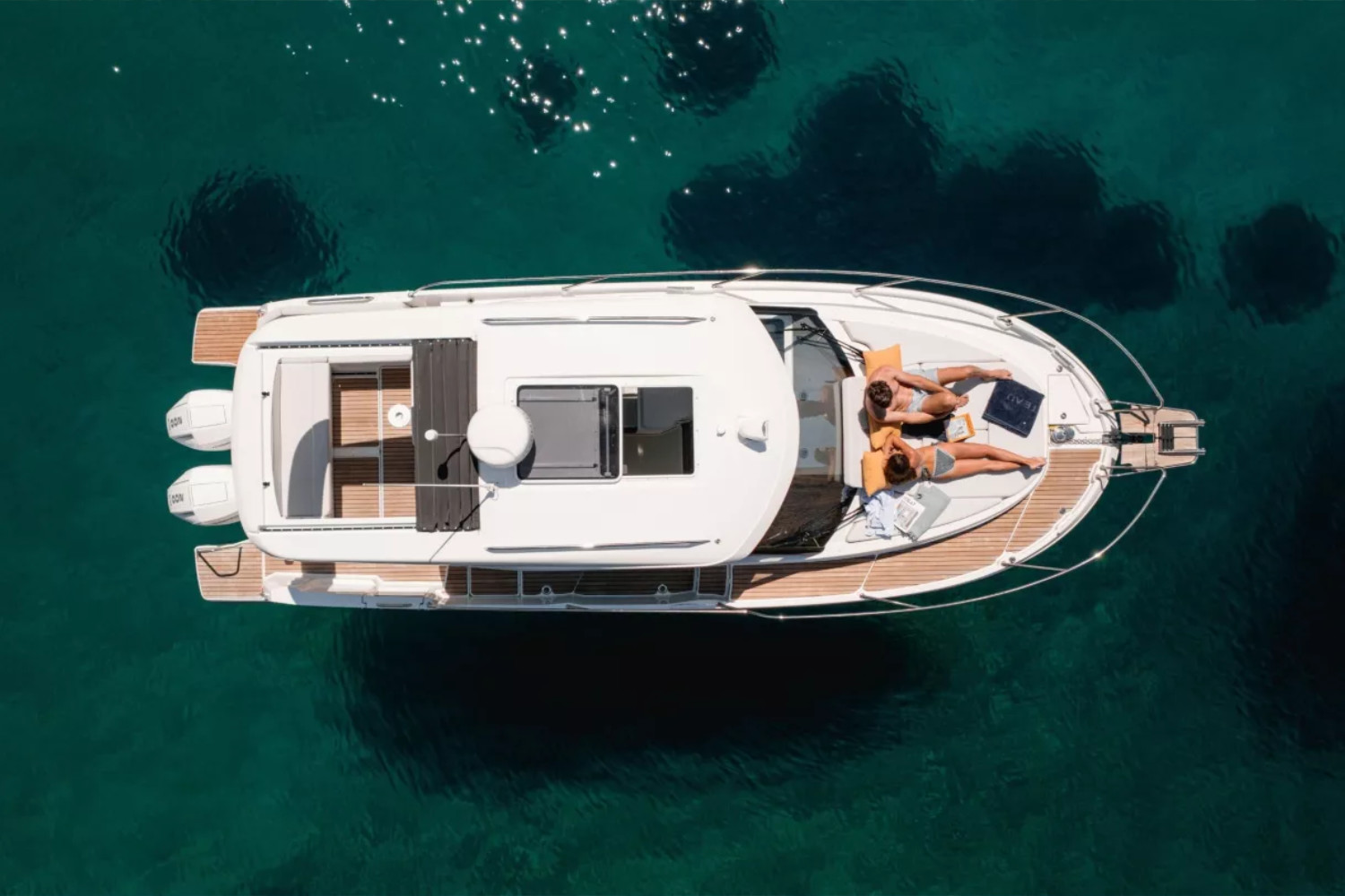 Beneteau Antares 9 Aerial